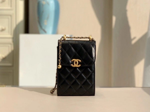 CHANEL PHONE HOLDER WITH CHAIN UrbanStyle 550 - Image 3