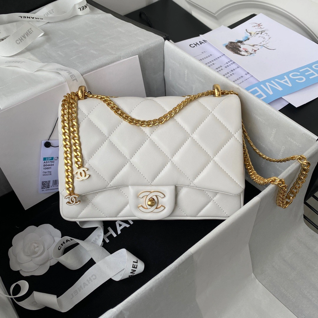 Affordable CHANEL FLAP BAG 530 - Image 4