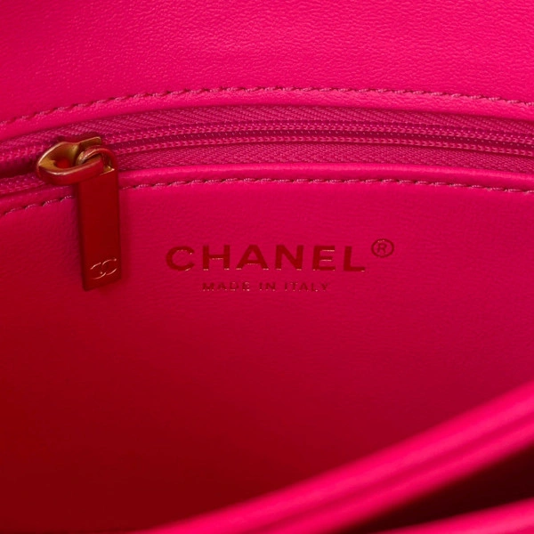 Affordable CHANEL SMALL FLAP BAG 424 - Image 8