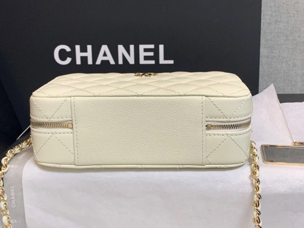 Fashionable CHANEL VANITY CASE 1238 - Image 8