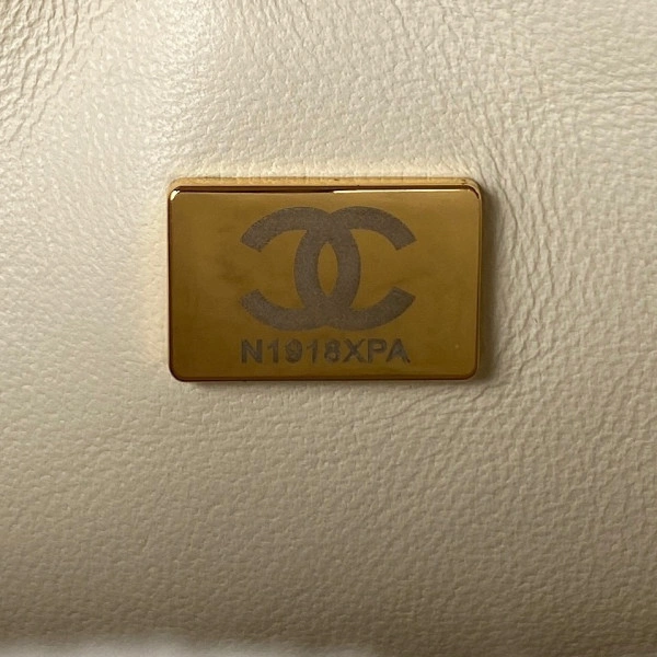 CHANEL FLAP BAG Affordable 440 - Image 9