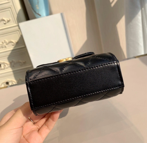 CHANEL PHONE HOLDER WITH CHAIN UrbanStyle 550 - Image 7