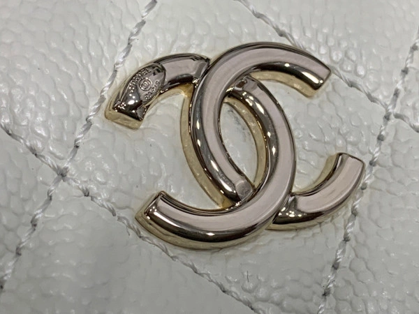 Fashionable CHANEL VANITY CASE 1238 - Image 3
