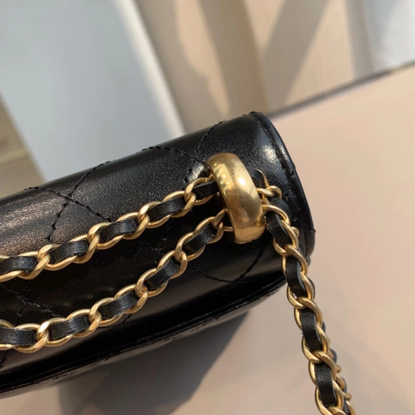 CHANEL PHONE HOLDER WITH CHAIN UrbanStyle 550 - Image 13