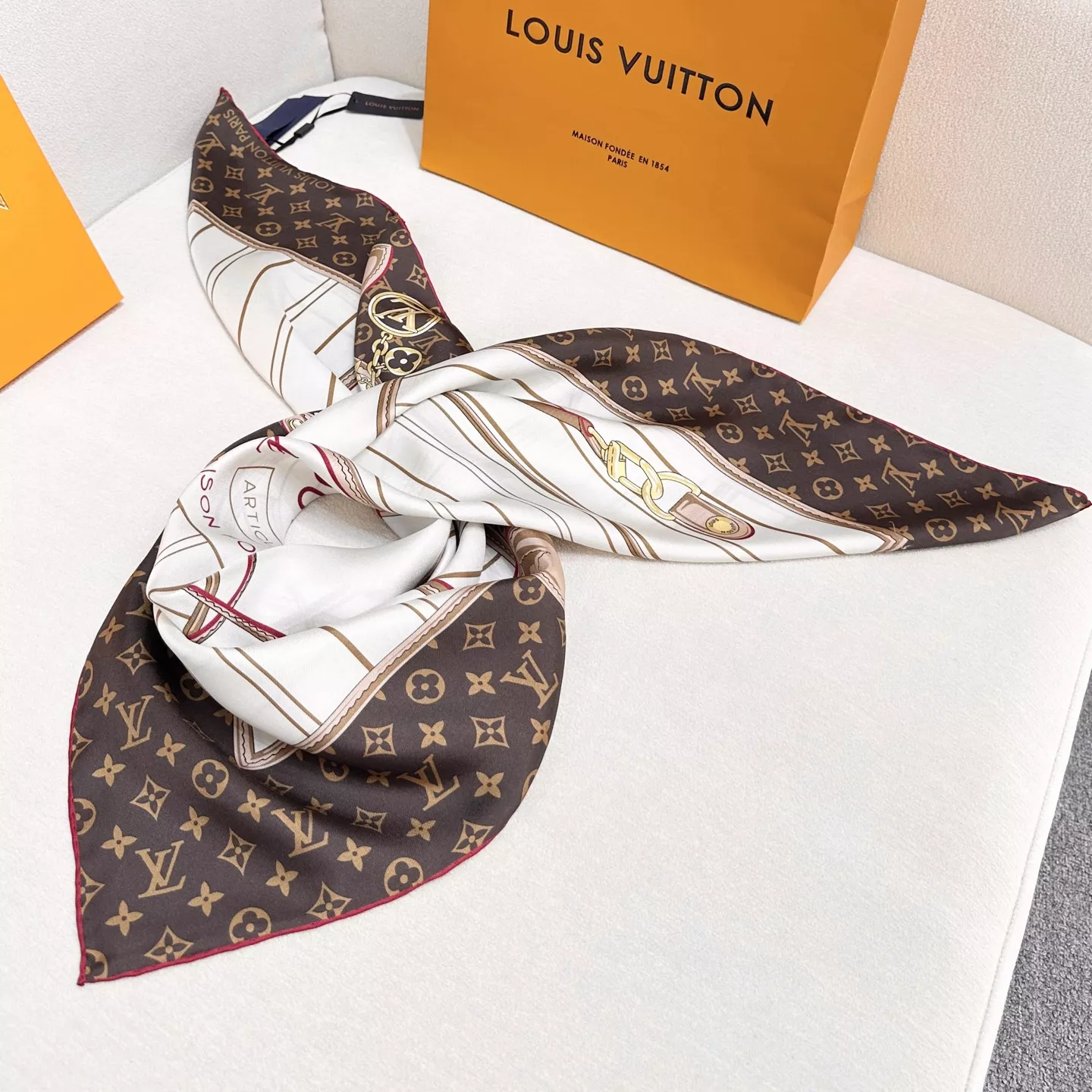 Affordable 1491 Louis Vuitton Silk Squares