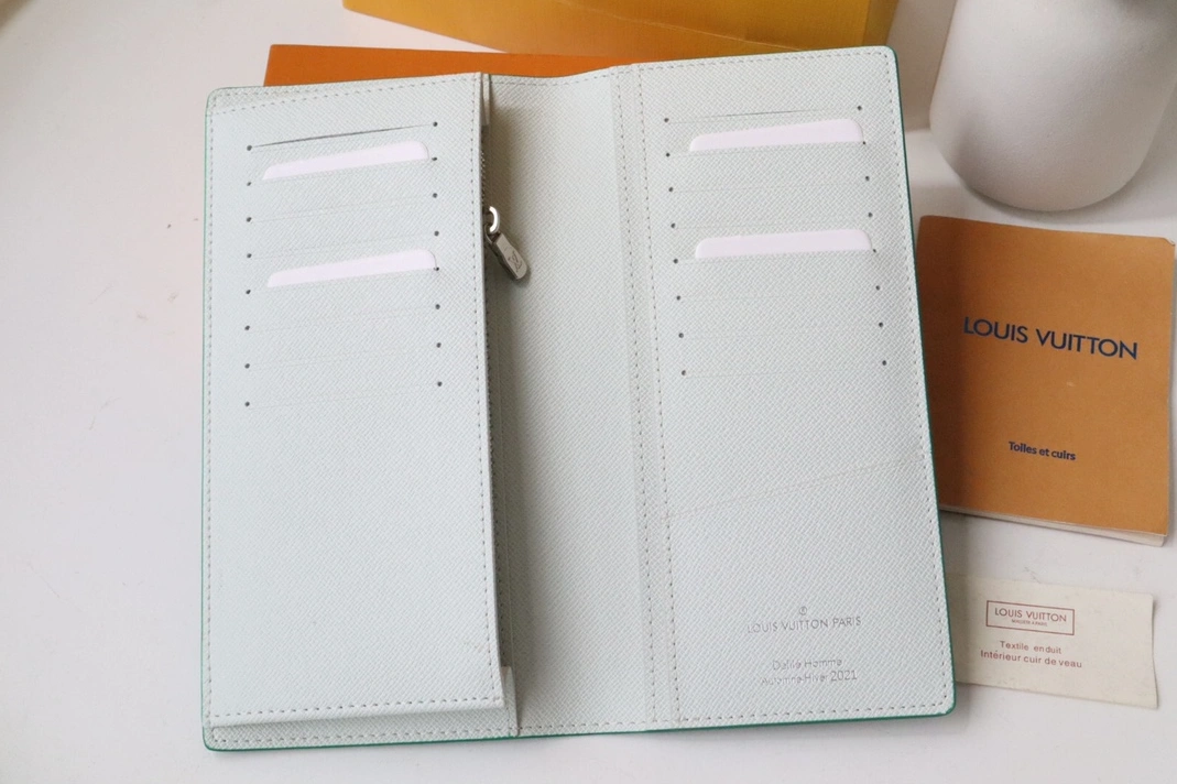 Affordable 4664 Louis Vuitton AAA Quality Wallets - Image 4