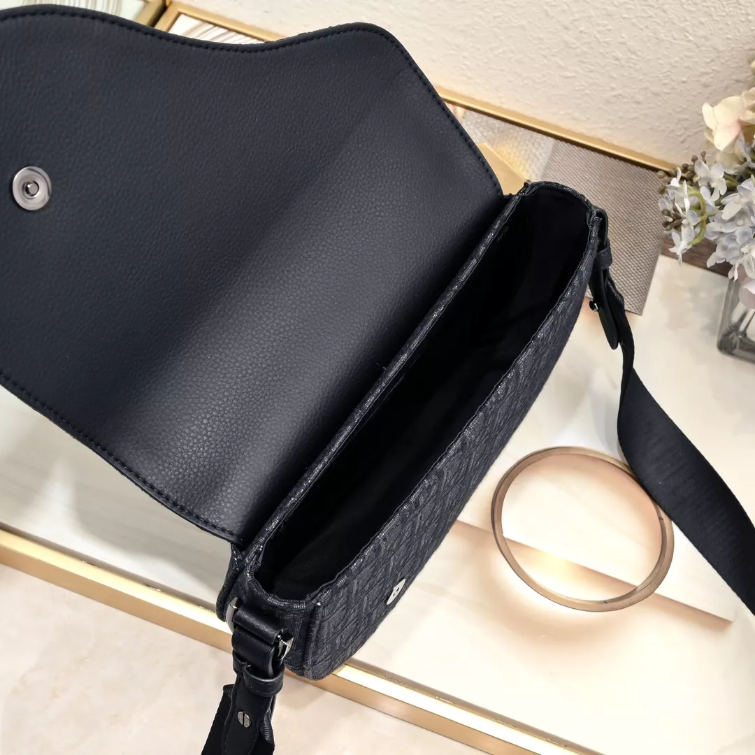 Affordable 5138 Christian Dior AAA Man Messenger Bags - Image 8