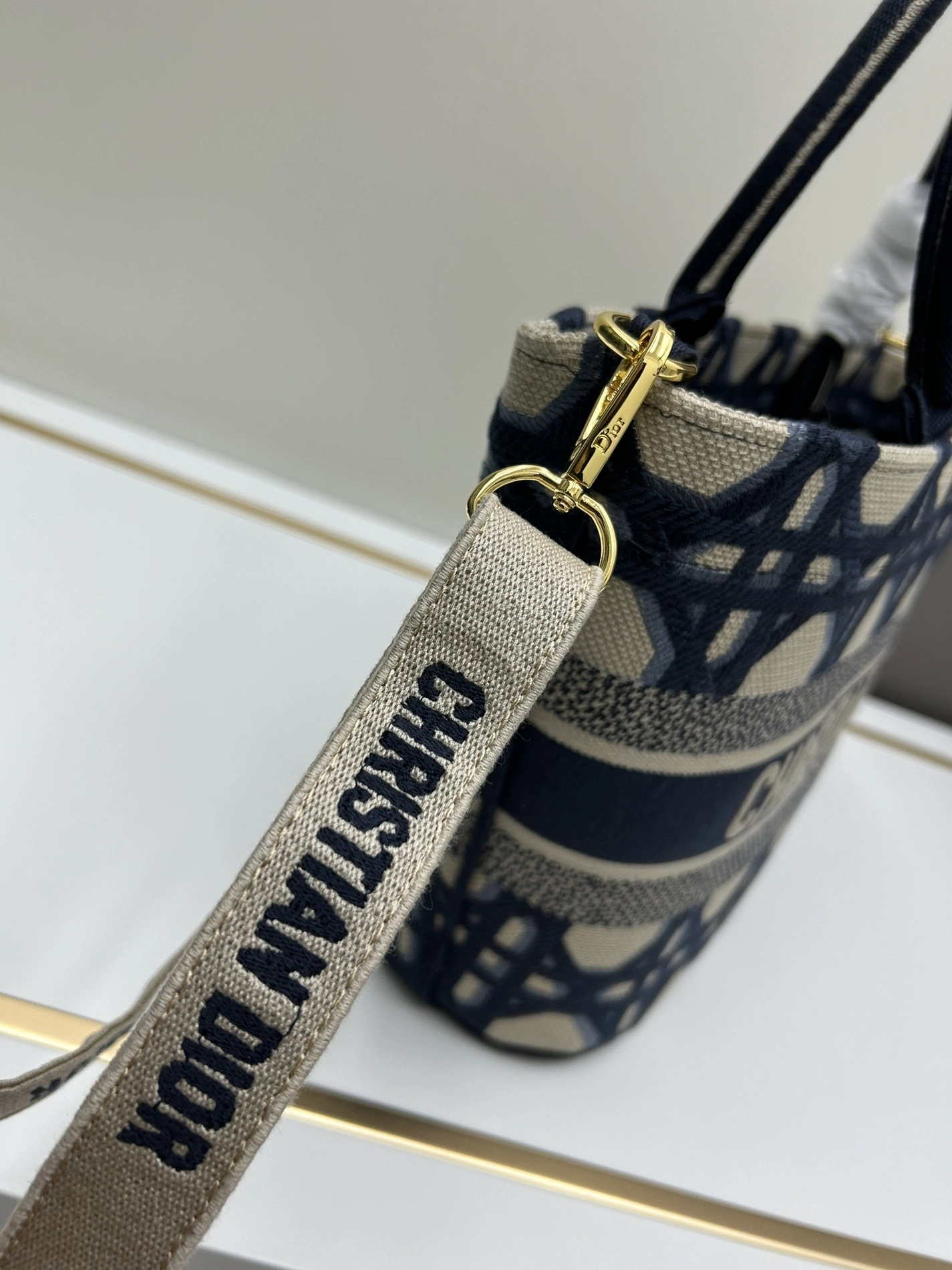 Affordable 9774 Christian Dior AAA Quality Handbags For Women - Image 6