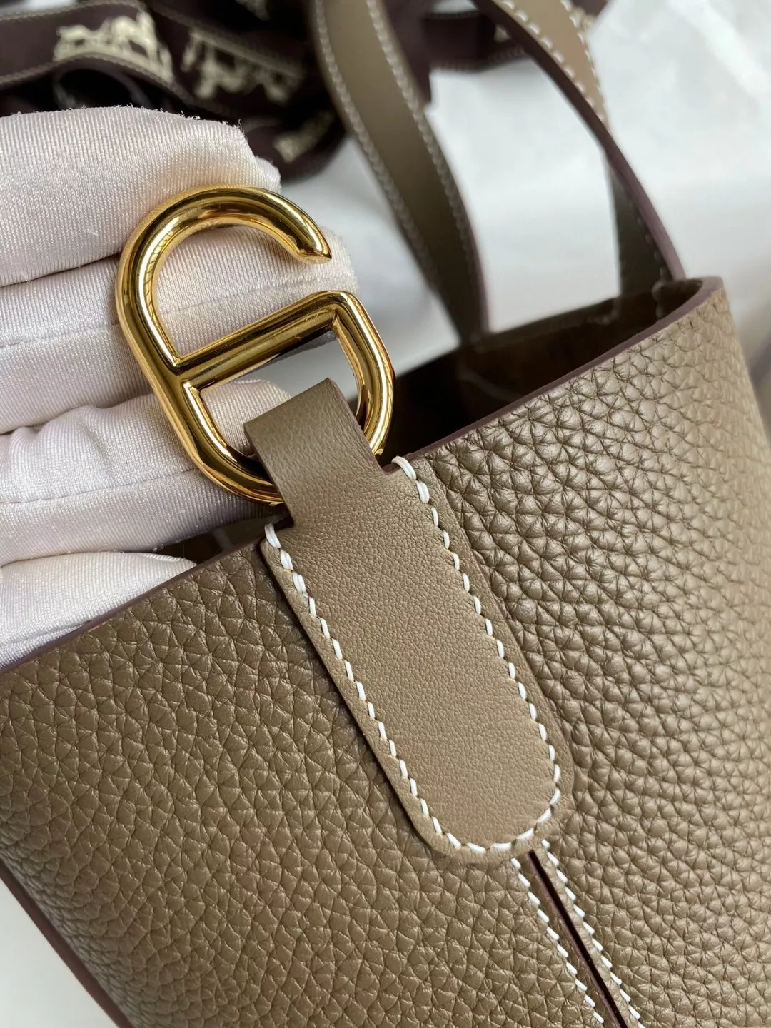 AllSeason 7111 Hermes AAA Quality Handbags In Gold For Women - Image 4