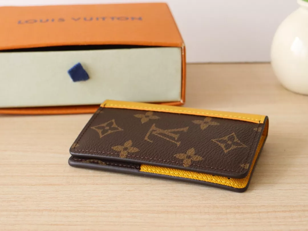 Bold 5974 Louis Vuitton LV Card Case - Image 3