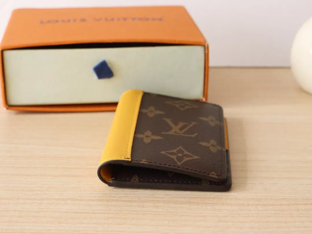 Bold 5974 Louis Vuitton LV Card Case - Image 4