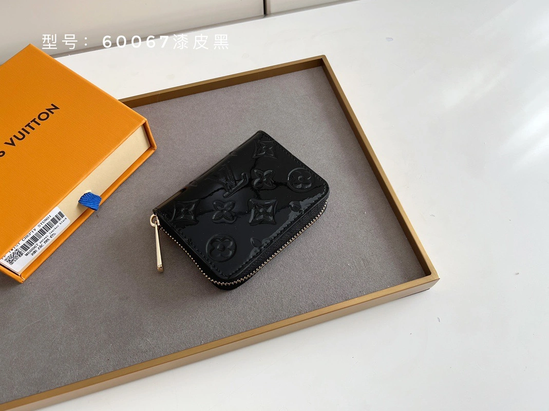 Bold 8640 Louis Vuitton LV Wallets