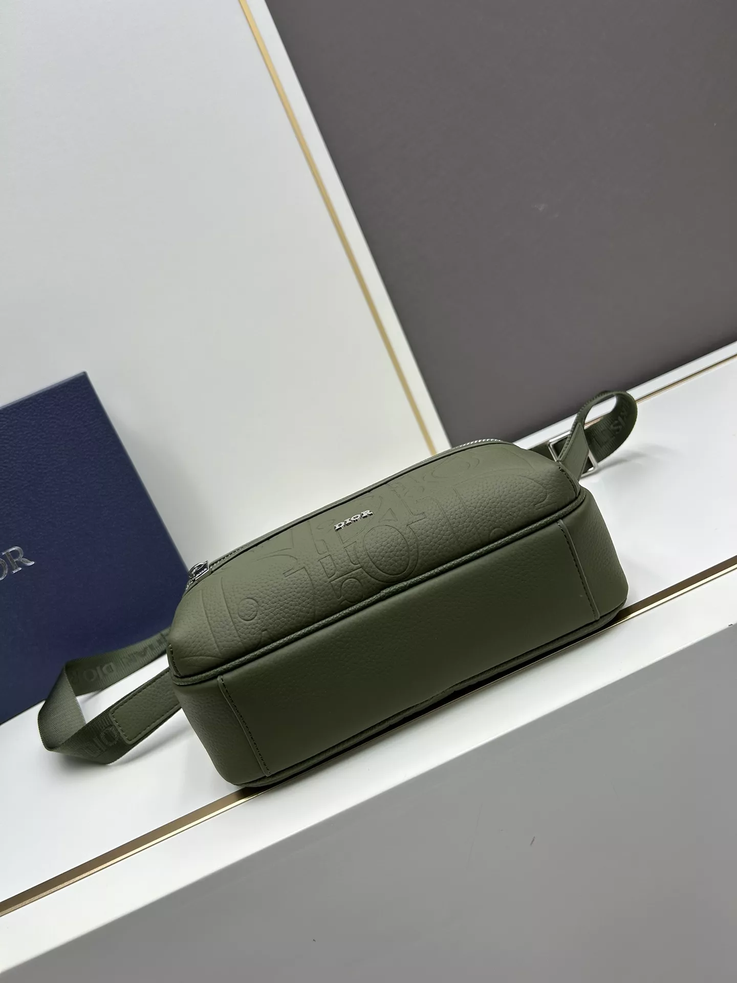 Bold 8888 Christian Dior AAA Quality Messenger Bags For Unisex - Image 6