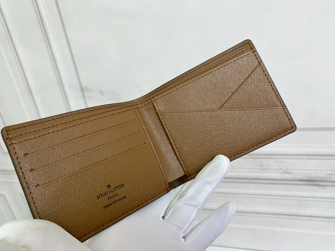 Breathable 8000 Louis Vuitton LV Wallets For Unisex - Image 4