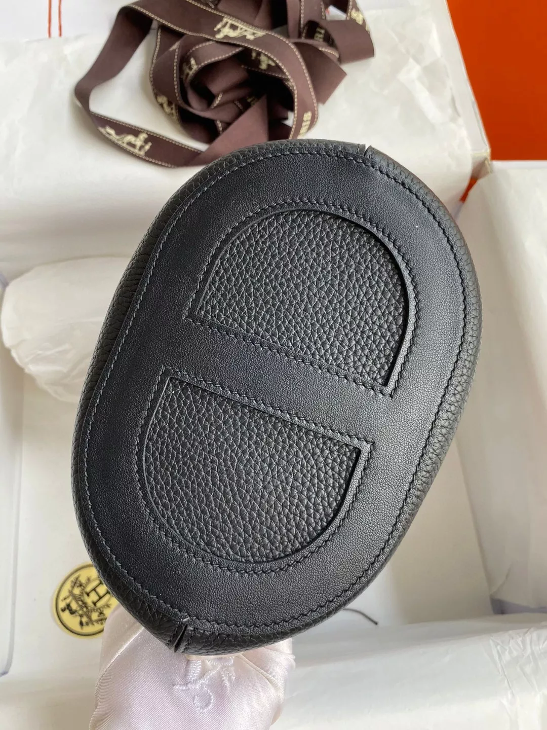 Breathable 8668 Hermes AAA Quality Handbags In Gold For Women - Image 8