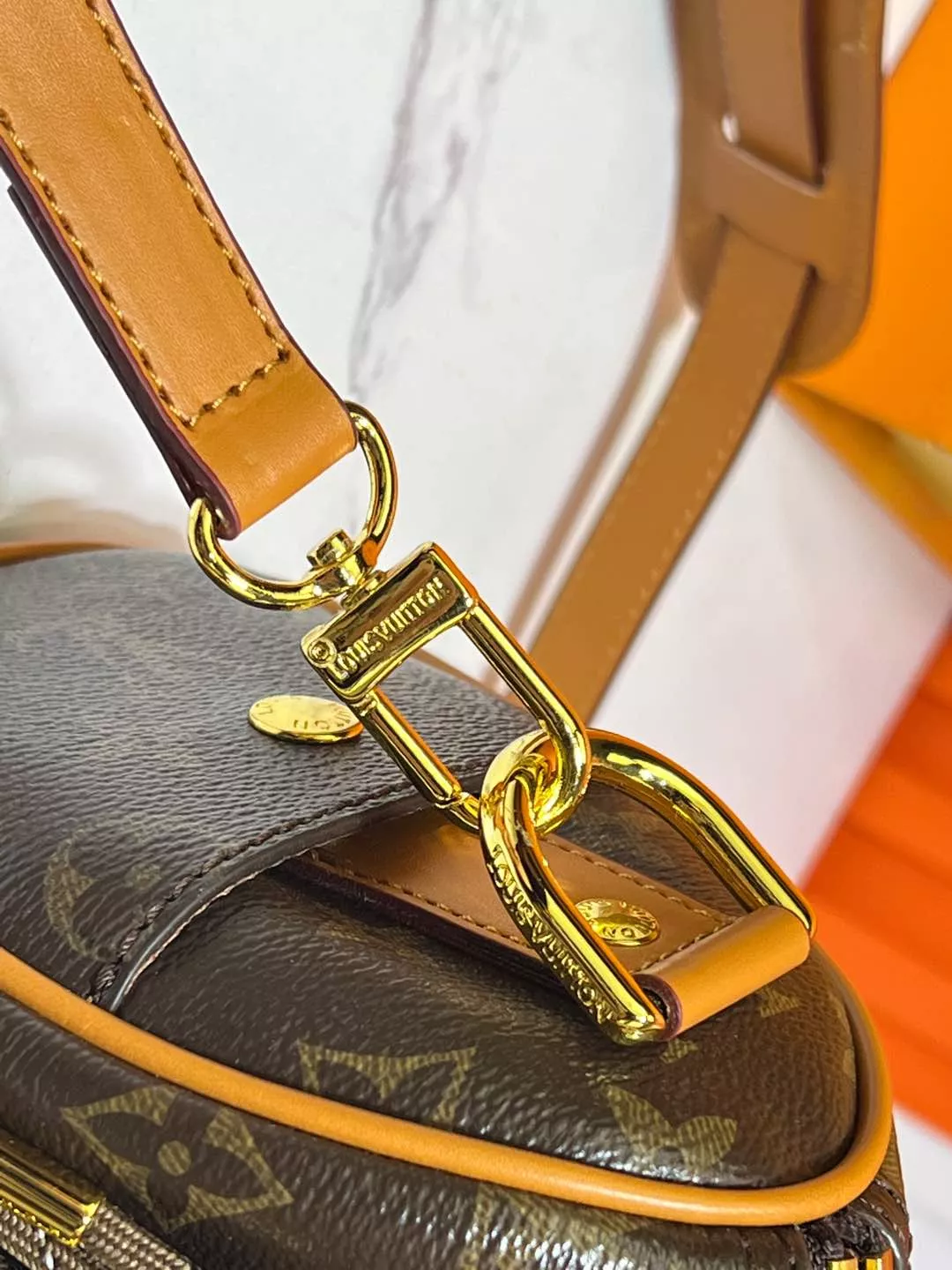 Breathable 9659 Louis Vuitton AAA Quality Handbags For Women - Image 6