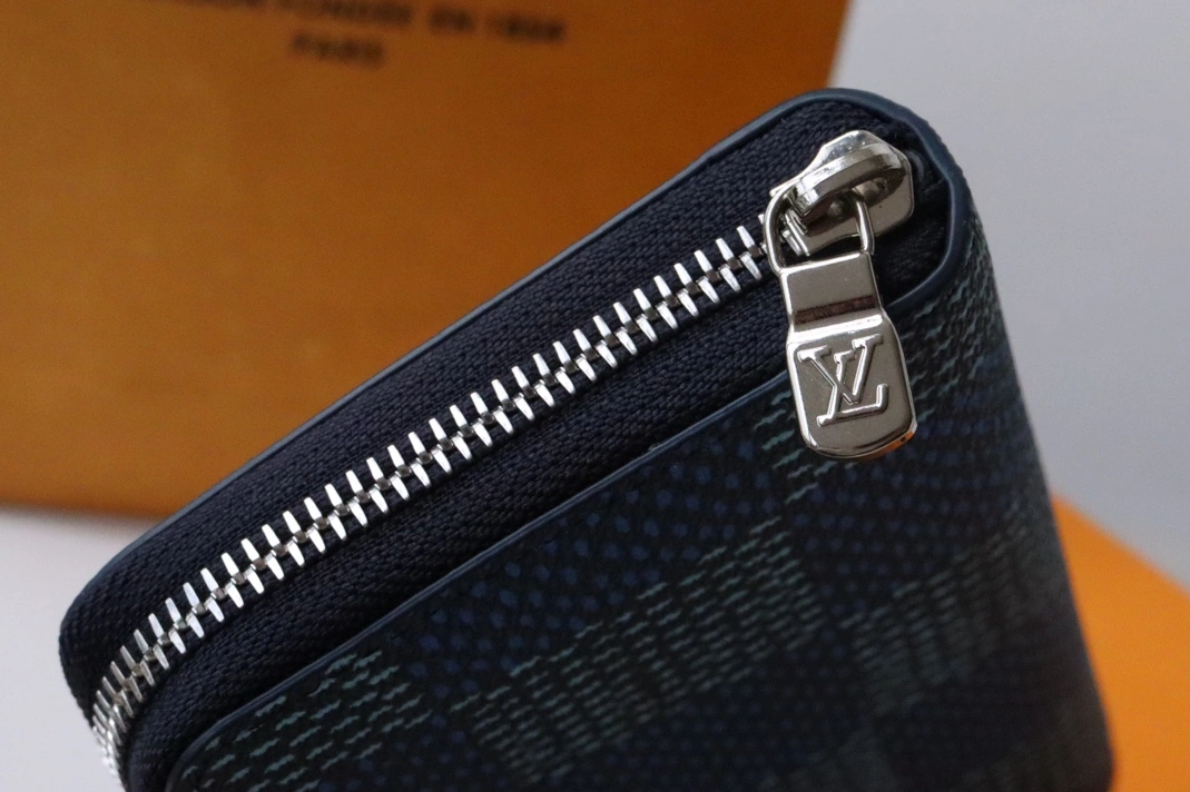 Bright 5024 Louis Vuitton AAA Quality Wallets - Image 4