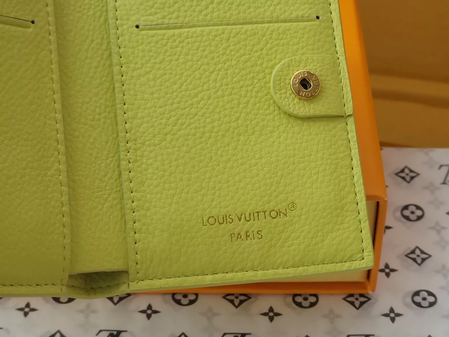 Bright 9182 Louis Vuitton AAA Quality Card Case - Image 6