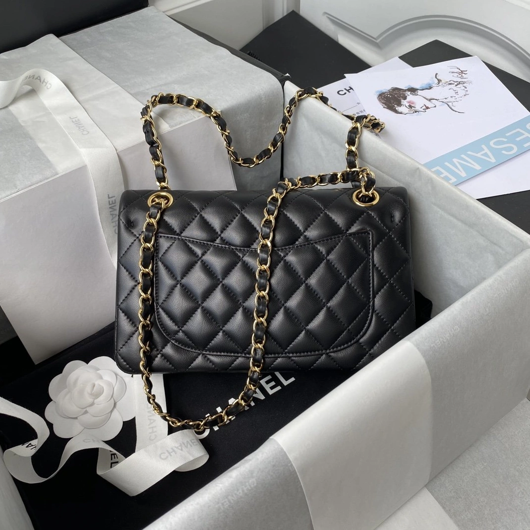 Chanel AAA Messenger Bags For Women Flexible 8406