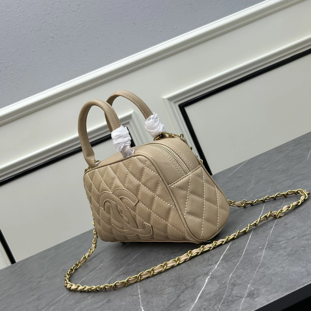 Chanel AAA Quality Handbags For Women AllSeason 1980