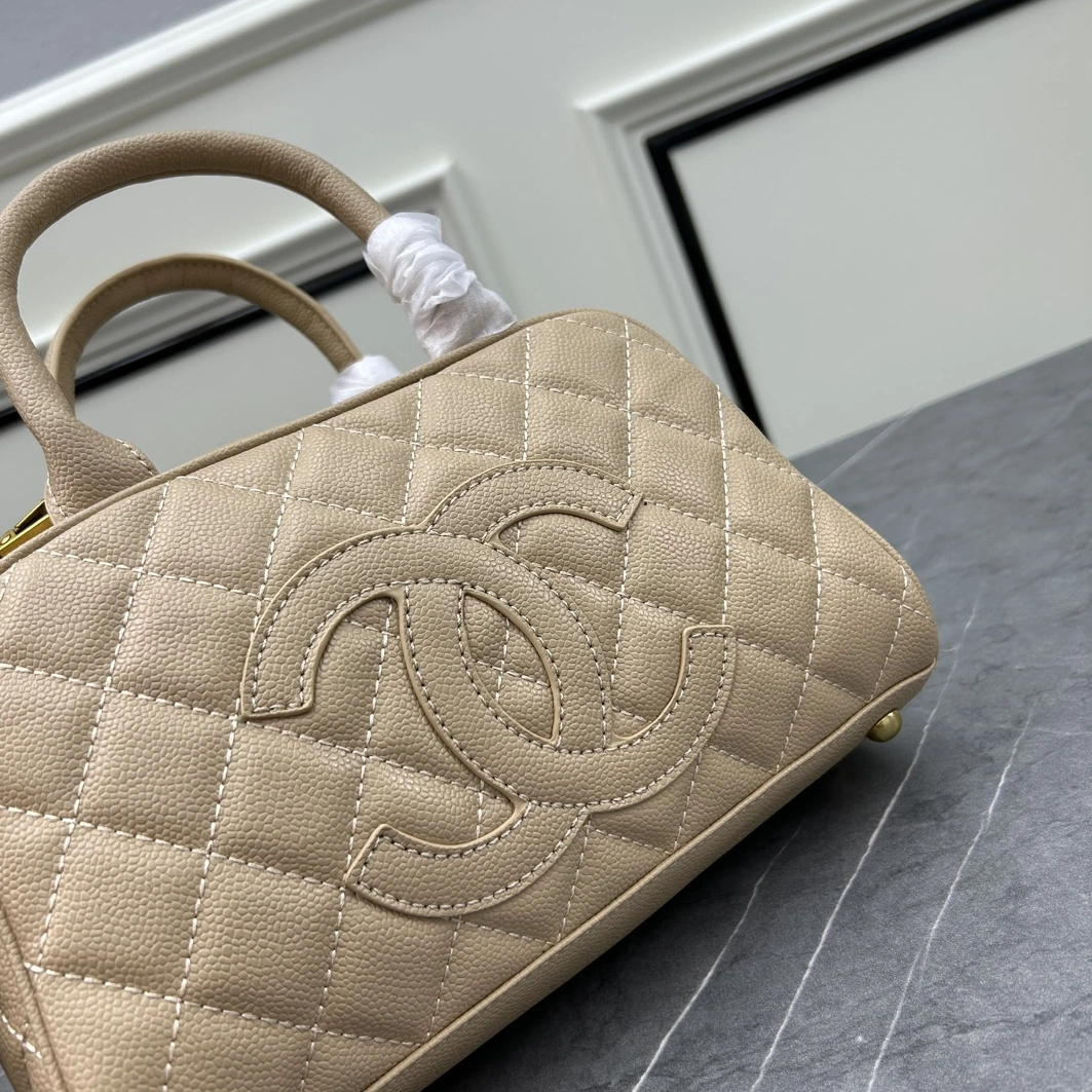 Chanel AAA Quality Handbags For Women AllSeason 1980 - Image 4