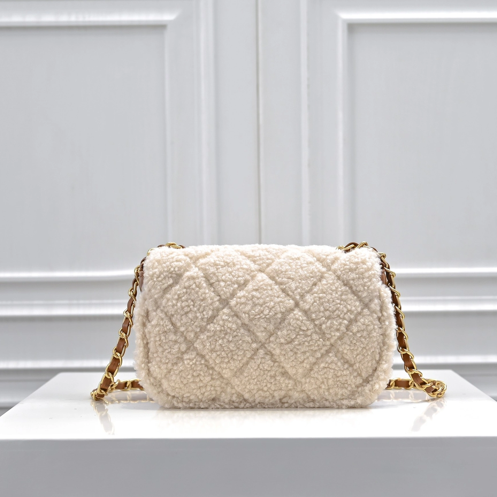 Chanel AAA Quality Messenger Bags For Women EasyMatch 1351