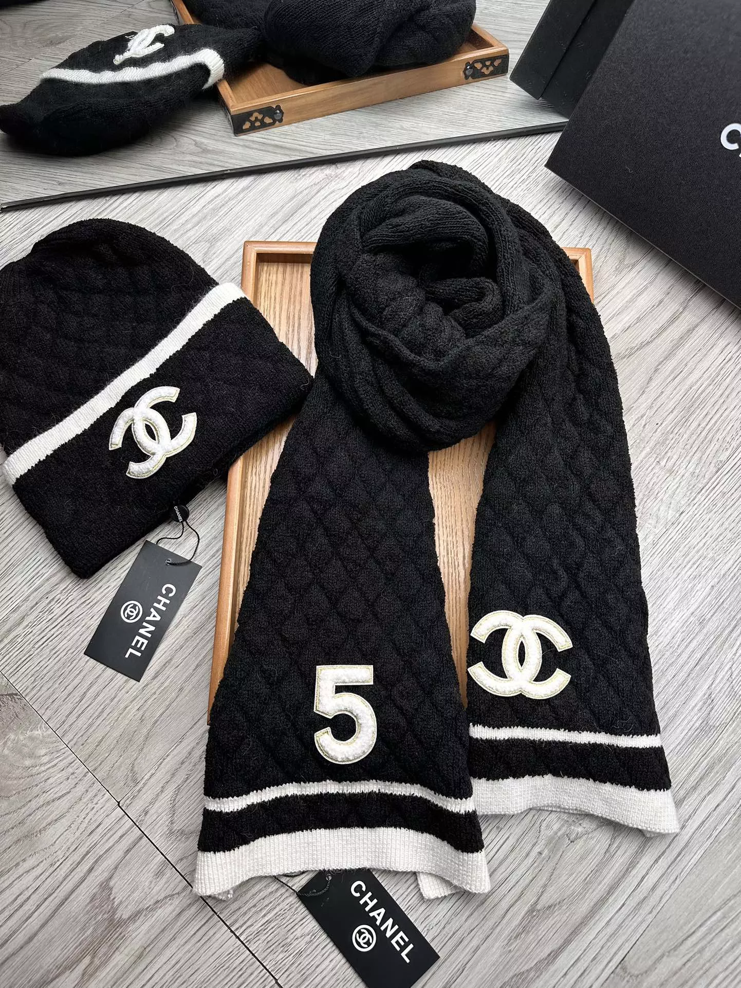 Chanel Hat and Scarf Set Compact 5331 - Image 6