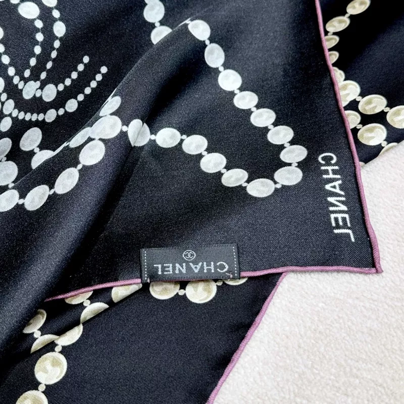 Chanel Silk Squares WellDesigned 8506 - Image 5