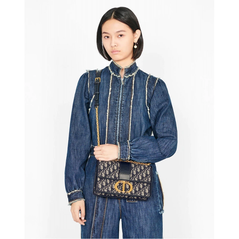 Style may Christian Dior 30 Montaigne Chain Bag Blue Oblique Jacquard - Image 4