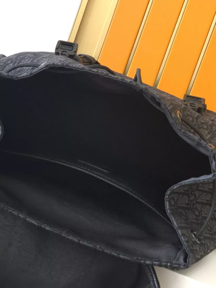 Christian Dior AAA Man Backpacks Lightweight 6770 - Image 8