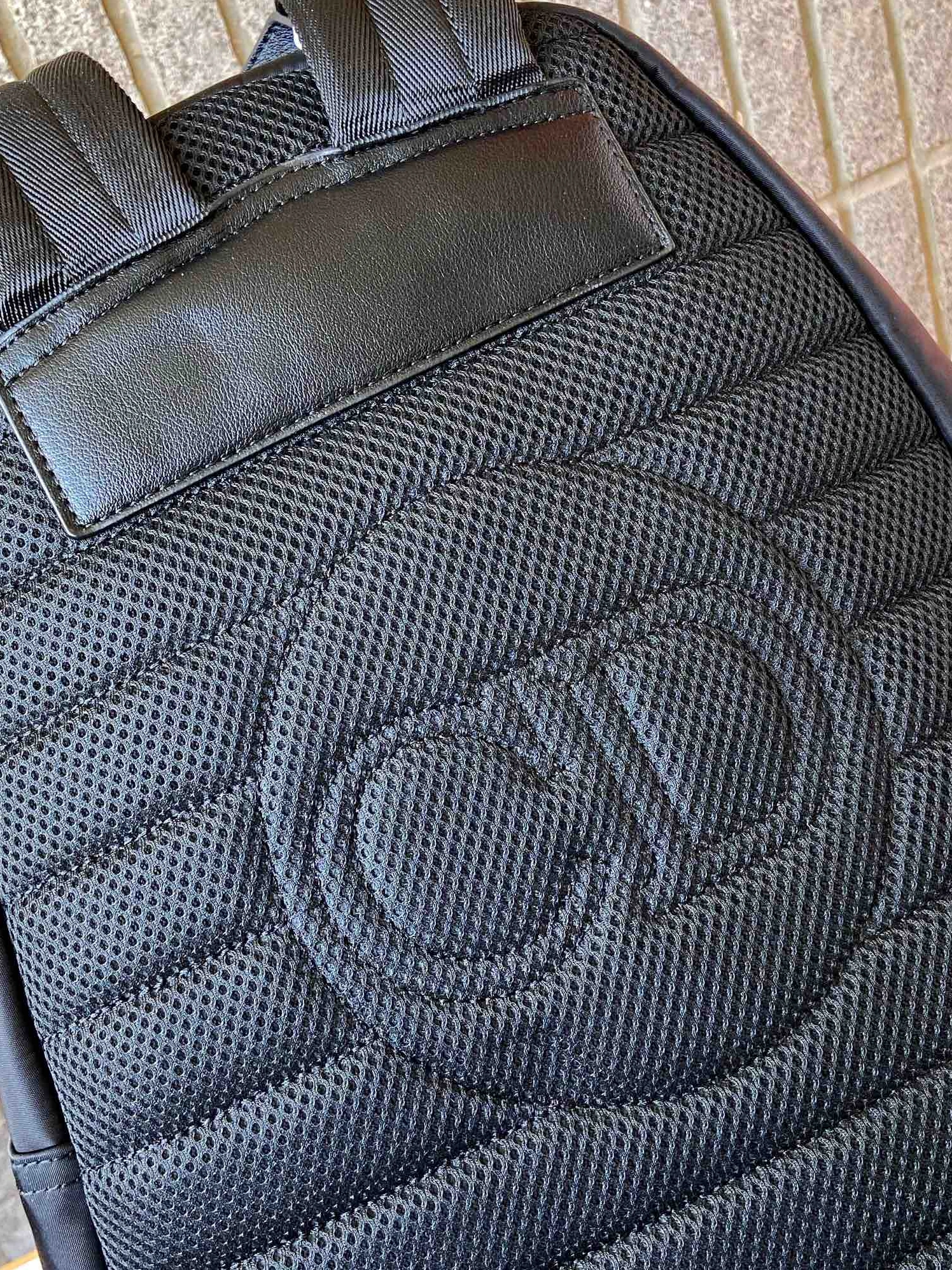 Christian Dior AAA Man Backpacks Timeless 6567 - Image 7