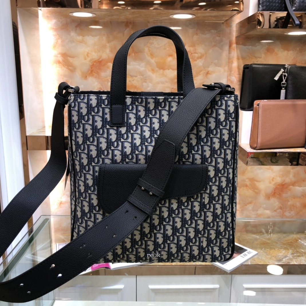 Christian Dior AAA Man Handbags Elegant 4469 - Image 4