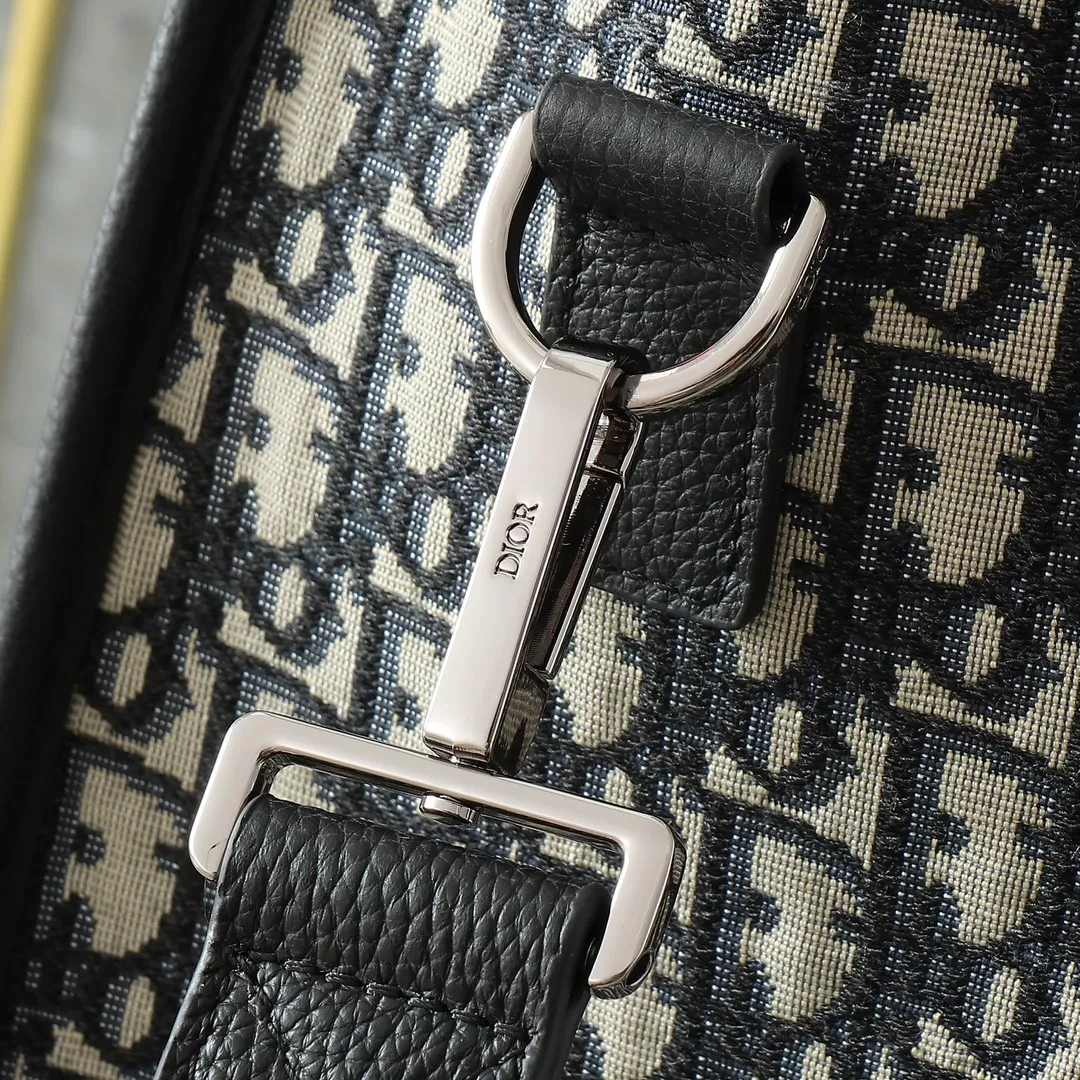 Christian Dior AAA Man Handbags Minimalist 2427 - Image 6