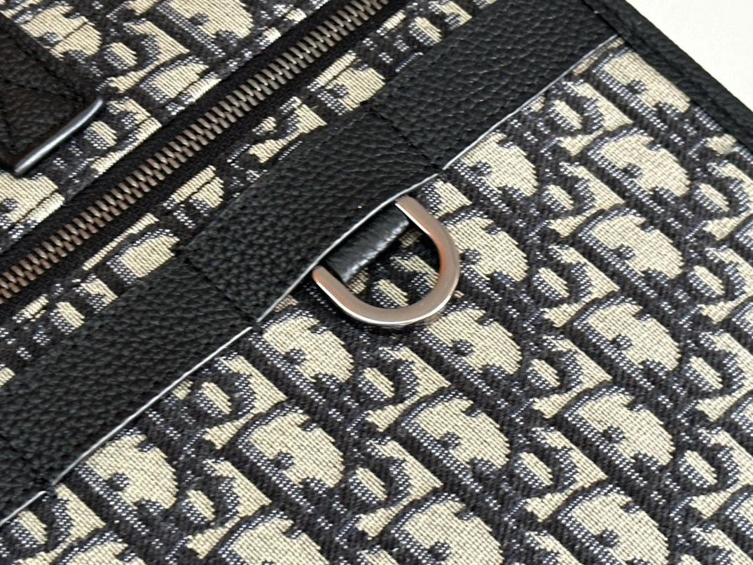 Christian Dior AAA Man Handbags Minimalist 6154 - Image 5