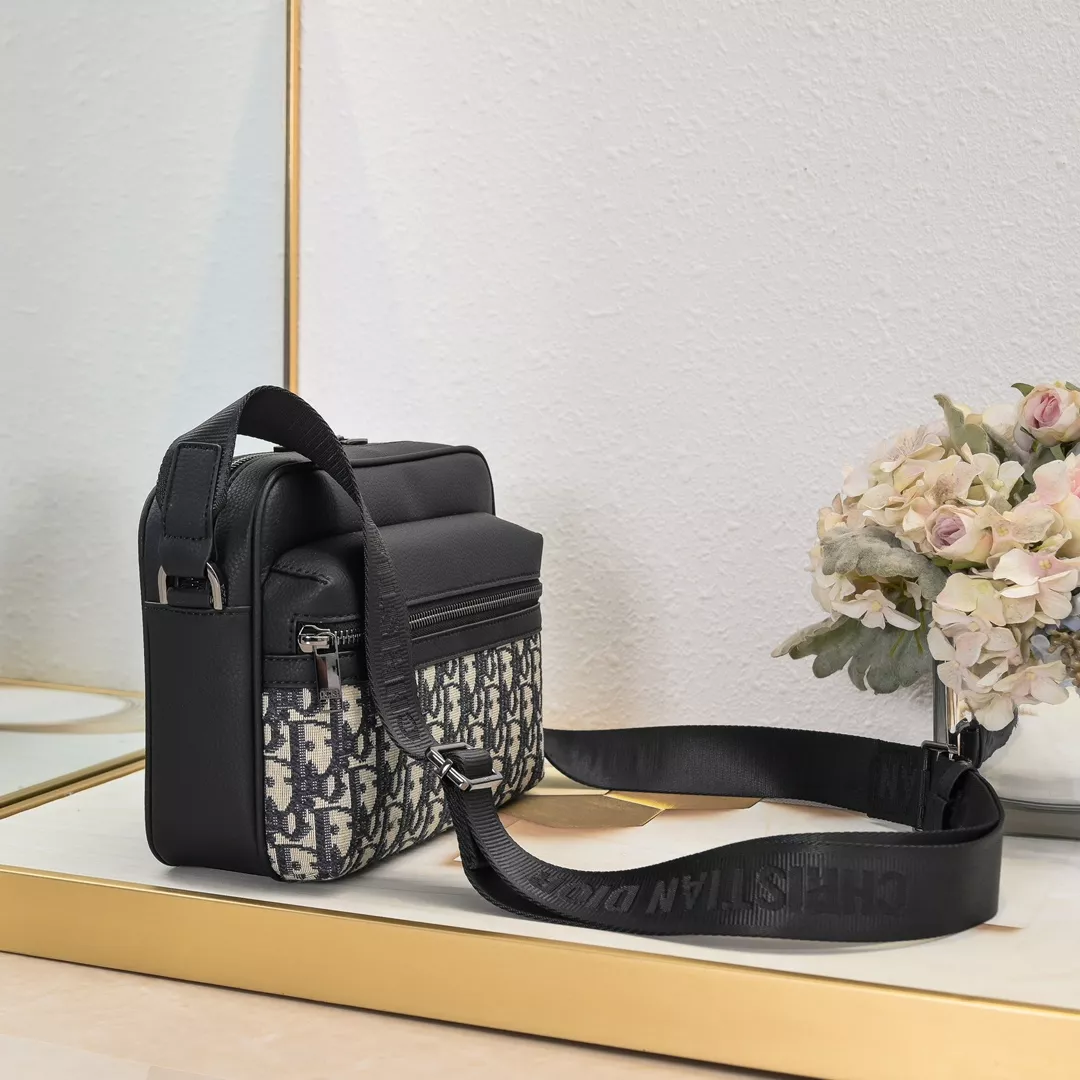 Christian Dior AAA Man Messenger Bags Comfortable 9705