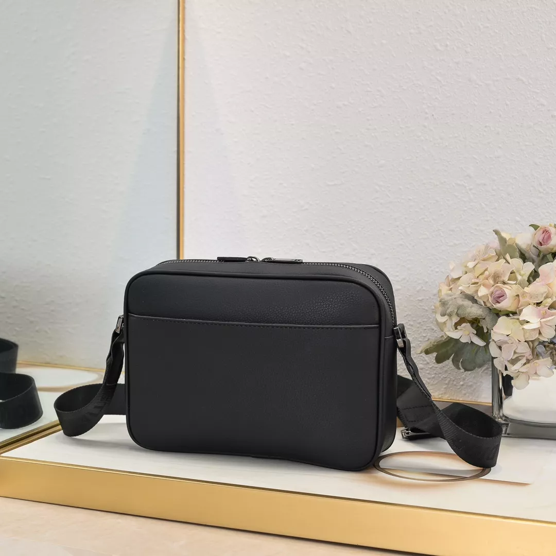 Christian Dior AAA Man Messenger Bags Comfortable 9705 - Image 3