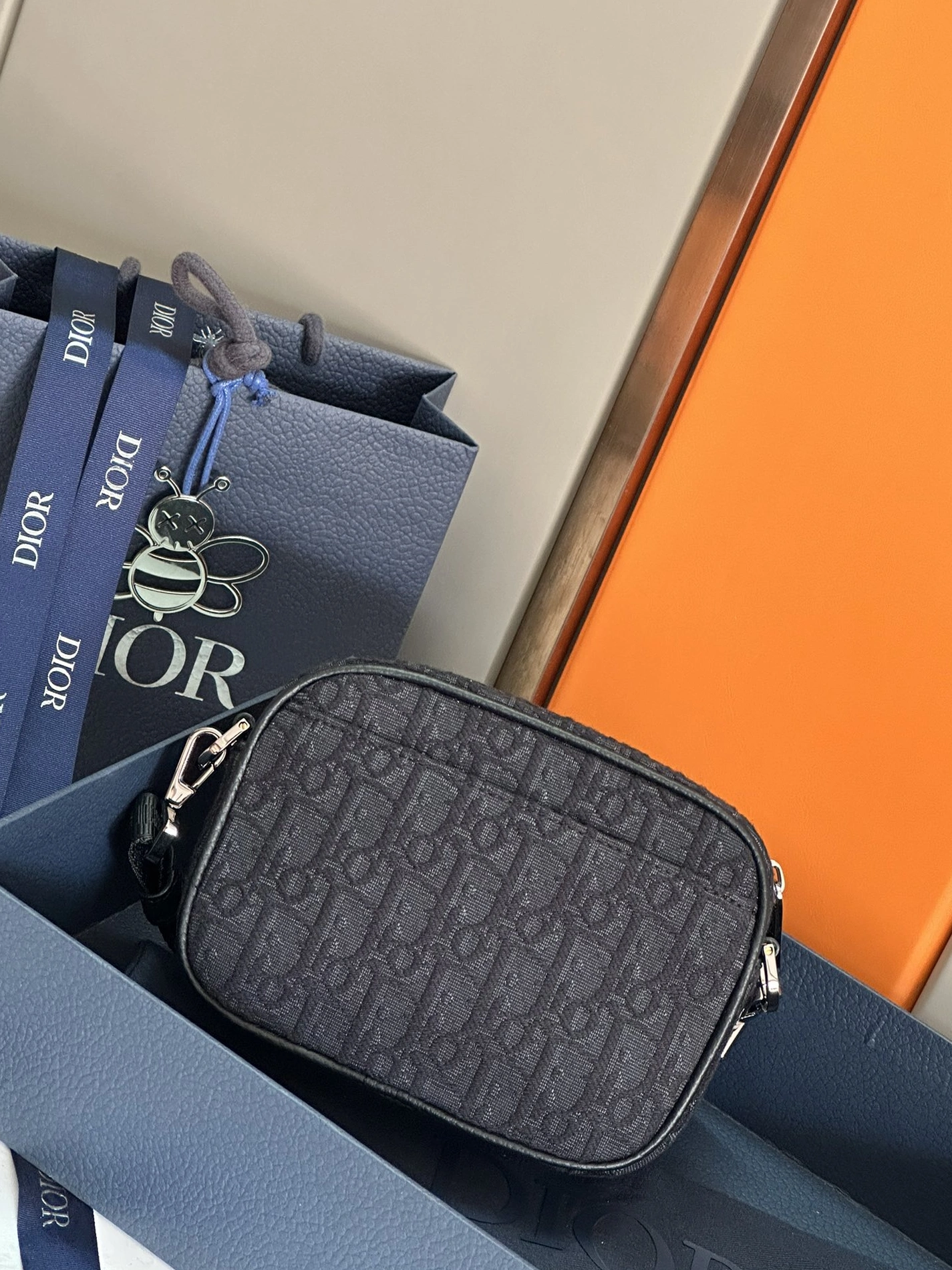 Christian Dior AAA Man Messenger Bags Elegant 3933