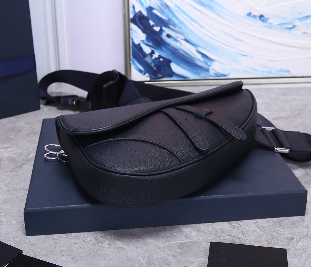 Christian Dior AAA Man Messenger Bags Vibrant 1797 - Image 4