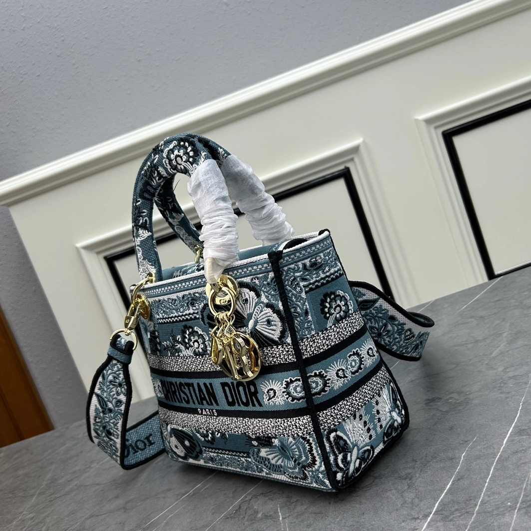 Christian Dior AAA Quality Handbags For Women Refined 5622