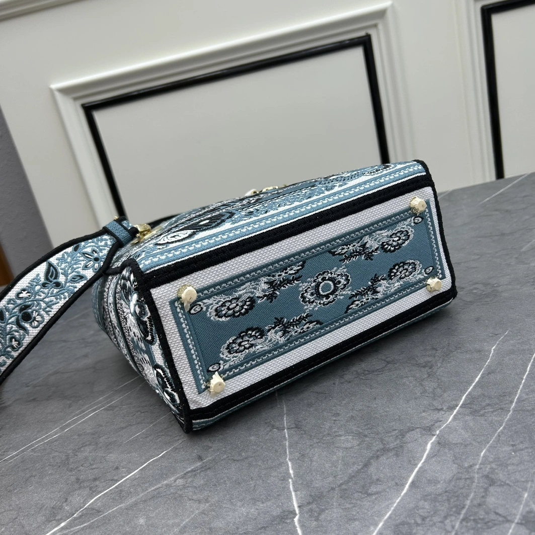 Christian Dior AAA Quality Handbags For Women Refined 5622 - Image 5