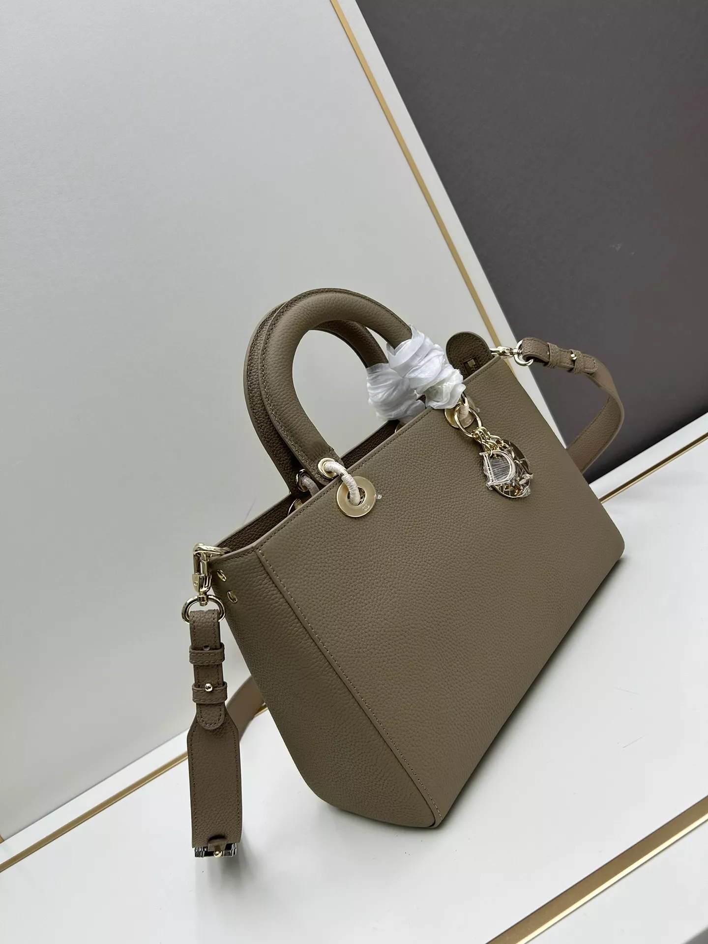Christian Dior AAA Quality Handbags For Women Unique 7557