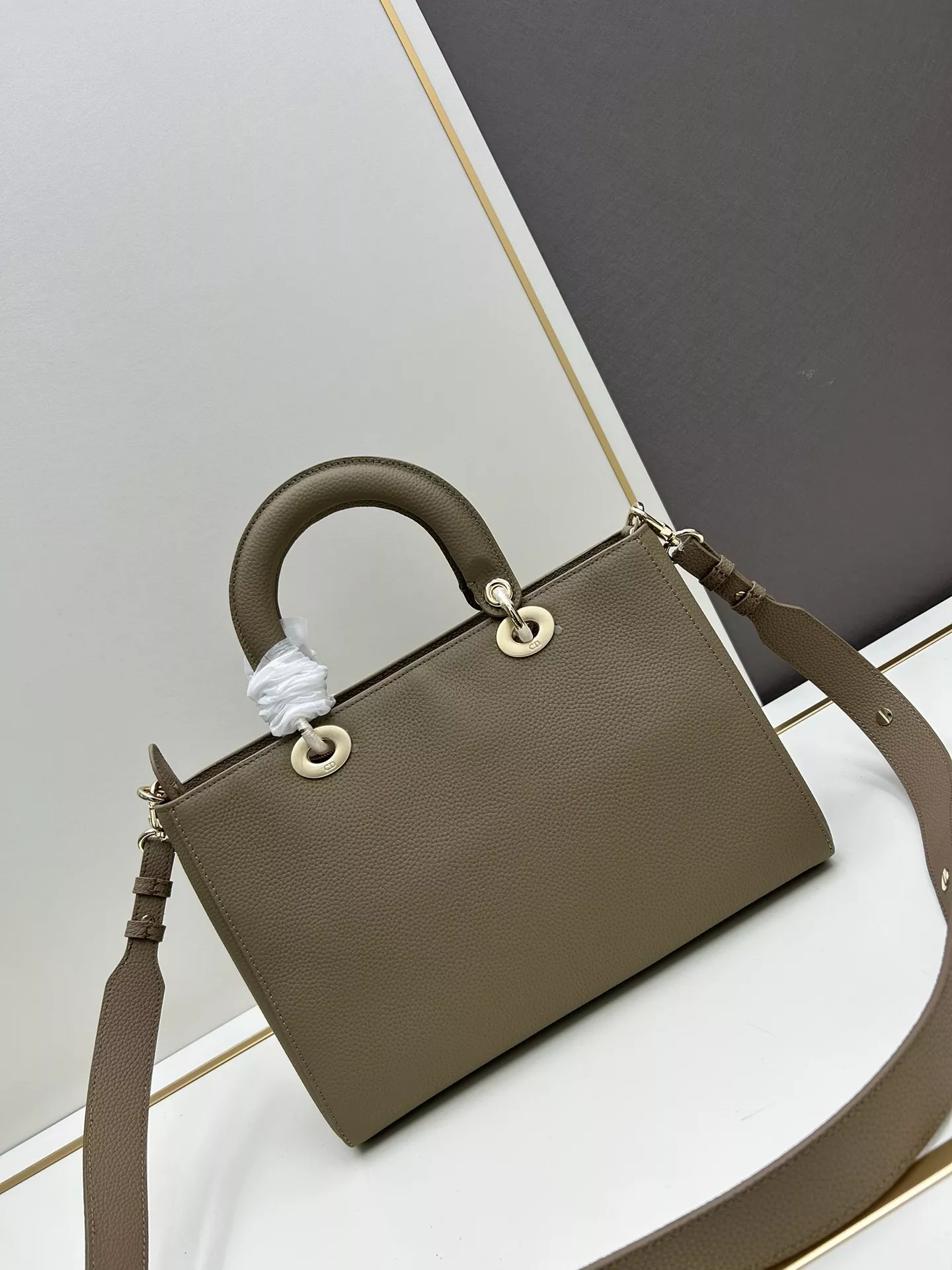 Christian Dior AAA Quality Handbags For Women Unique 7557 - Image 3