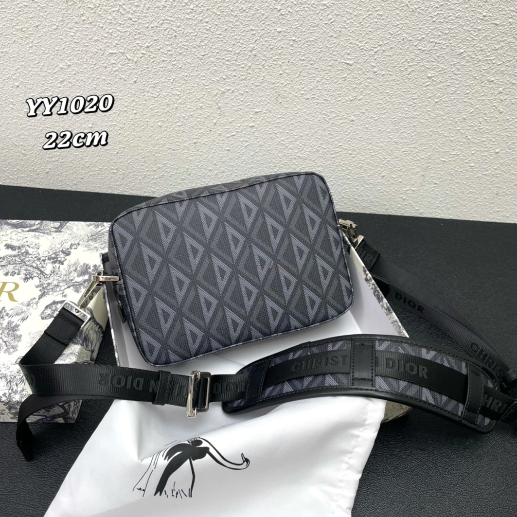 Christian Dior AAA Quality Messenger Bags For Unisex Flexible 3828