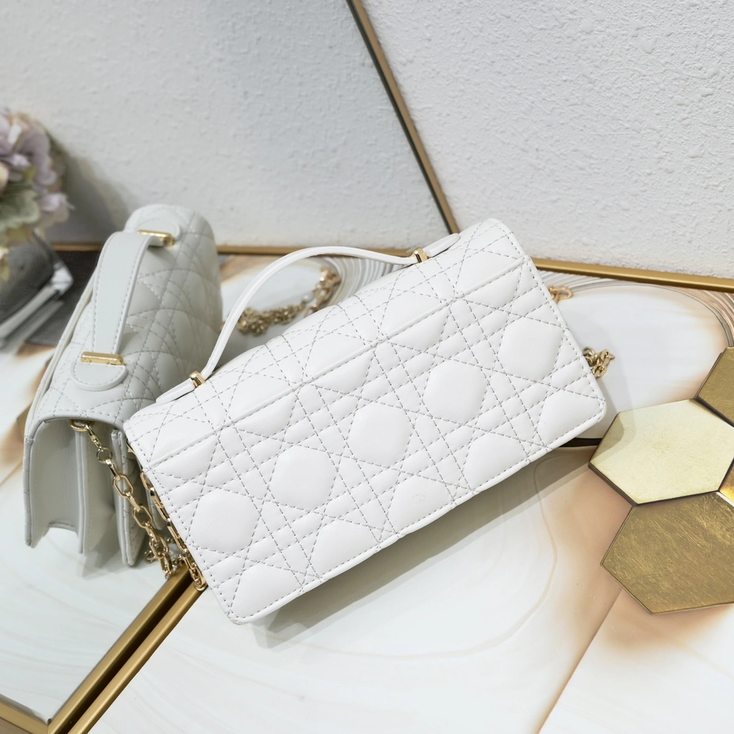 Christian Dior AAA Quality Messenger Bags For Women BestValue 5425