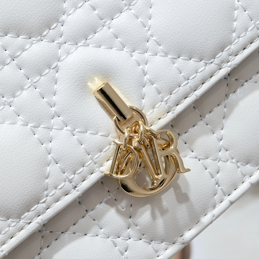 Christian Dior AAA Quality Messenger Bags For Women Comfortable 5085 - Image 4