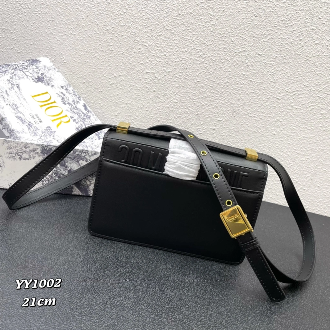 Christian Dior AAA Quality Messenger Bags For Women Elegant 4321