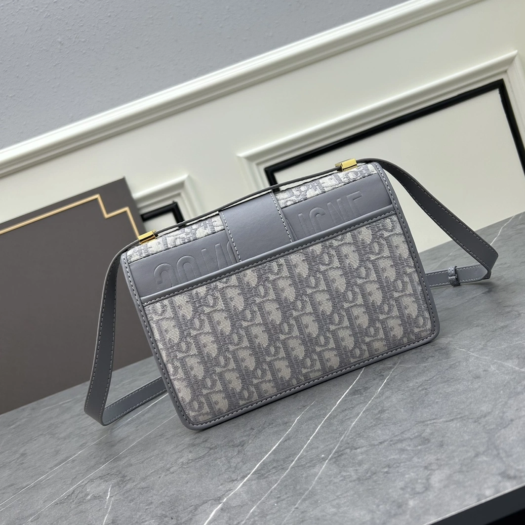 Christian Dior AAA Quality Messenger Bags For Women Flexible 3359 - Image 3