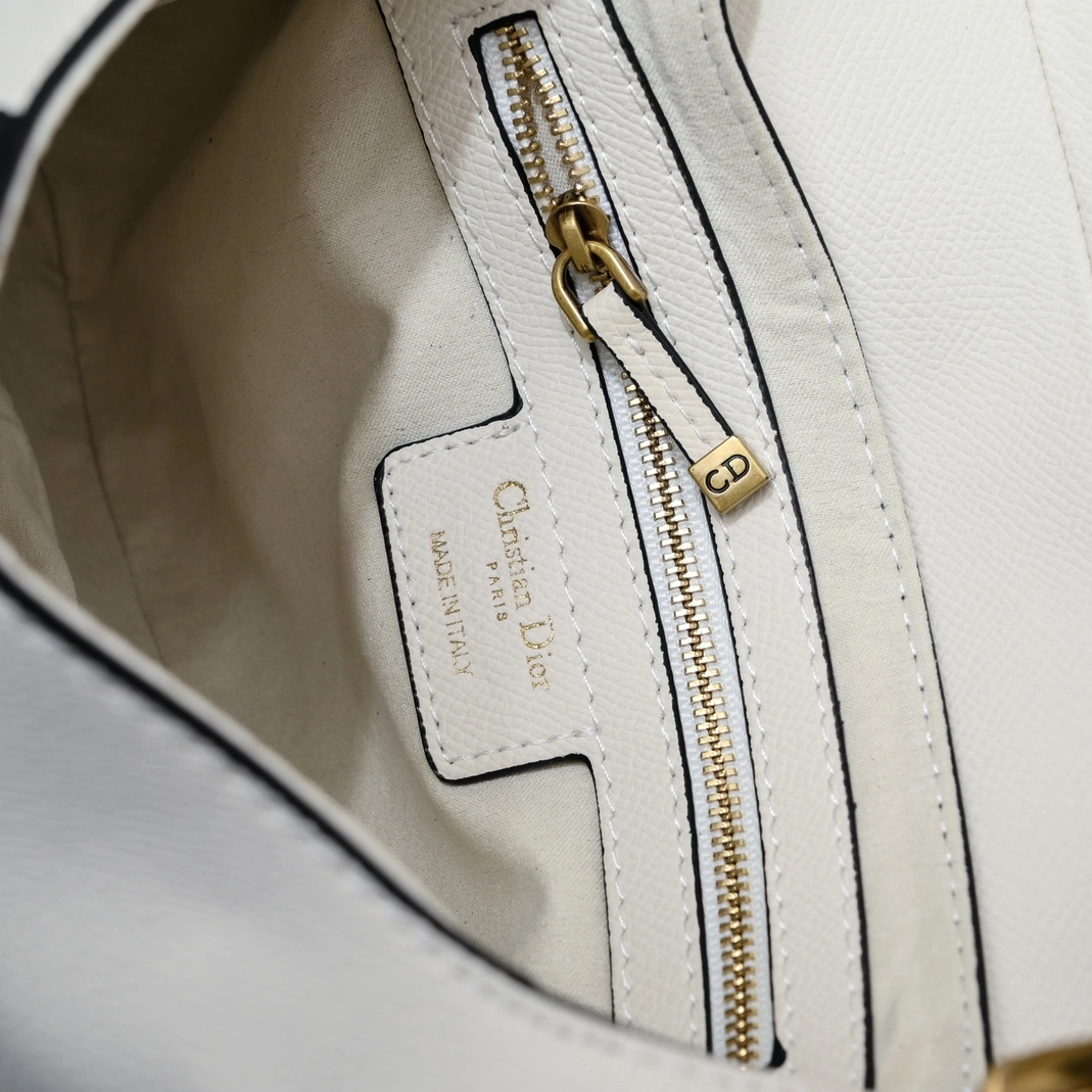 Christian Dior AAA Quality Messenger Bags For Women GoodFit 1943 - Image 7