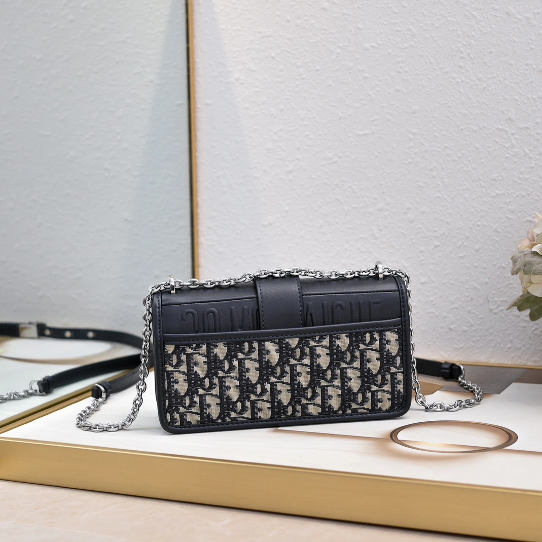 Christian Dior AAA Quality Messenger Bags For Women Soft 3570