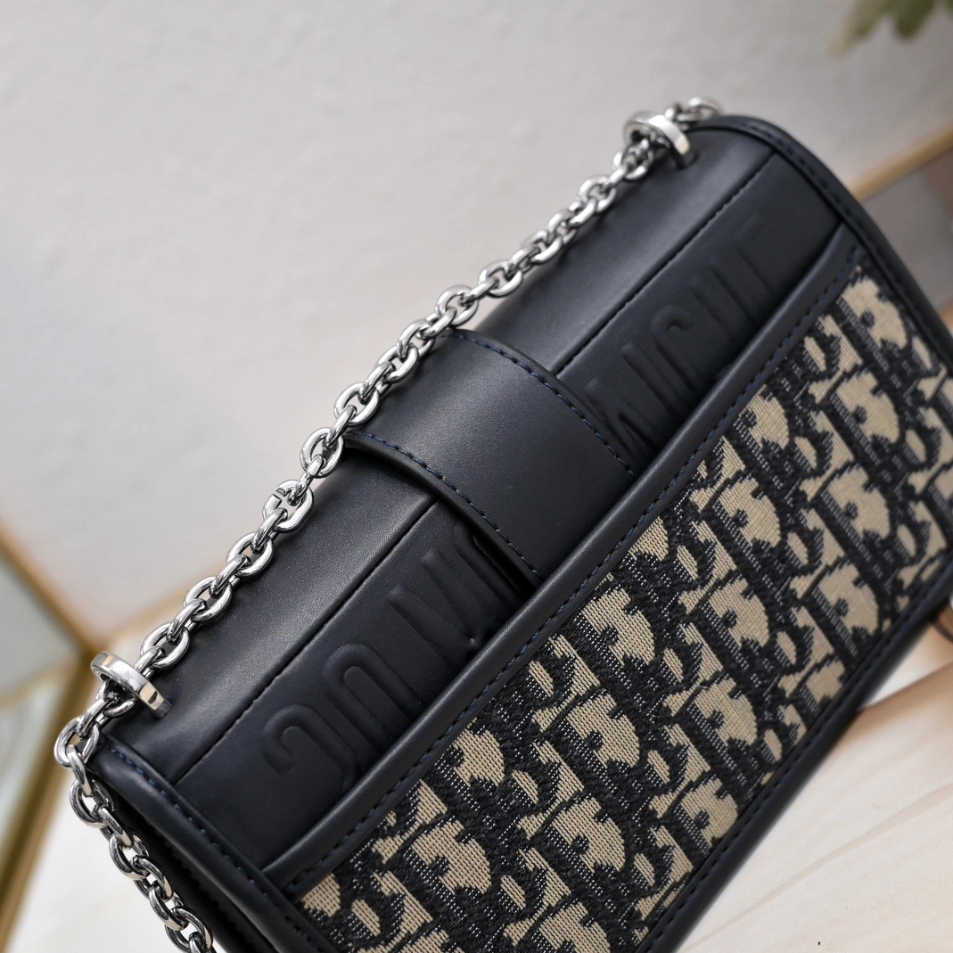 Christian Dior AAA Quality Messenger Bags For Women Soft 3570 - Image 6